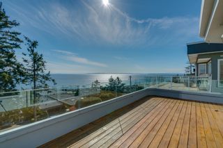 Photo 1: 14837 PROSPECT Avenue: White Rock House for sale in "WHITE ROCK" (South Surrey White Rock)  : MLS®# R2365629