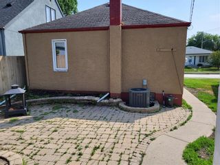 Photo 13: 245 Chalmers Avenue in Winnipeg: East Kildonan Residential for sale (3A)  : MLS®# 202325256