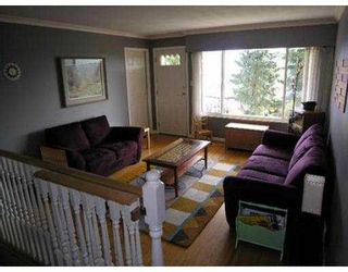 Photo 2: 45 HOLDOM AV in Burnaby: Capitol Hill BN House for sale (Burnaby North)  : MLS®# V548423