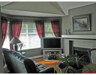 Photo 3: 15450 ROSEMARY HTS Crescent in Surrey: Morgan Creek Townhouse for sale in "Carrington" (South Surrey White Rock)  : MLS®# F2707251