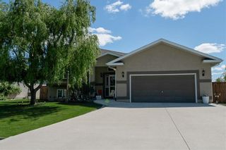 Photo 2: 64 Edelweiss Crescent in Niverville: R07 Residential for sale : MLS®# 202013038