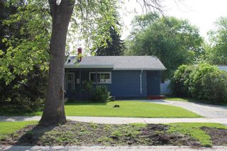 Photo 2: 427 Olive Street in Winnipeg: Silver Heights Residential for sale (5F)  : MLS®# 202314615