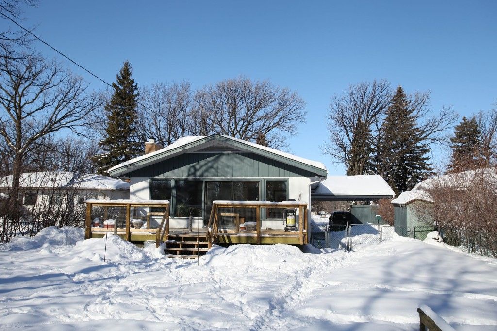 Photo 3: Photos: 431 Thompson Drive in Winnipeg: St James Single Family Detached for sale (West Winnipeg)  : MLS®# 1305244