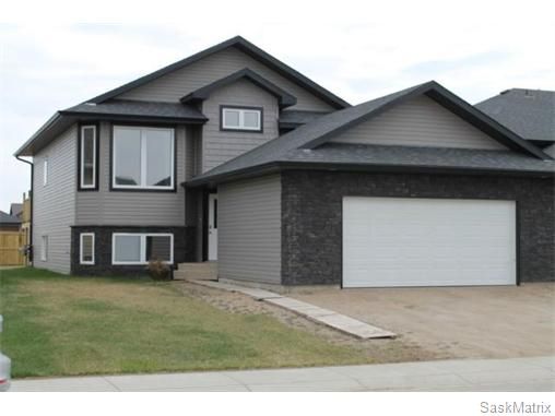 Main Photo: 803 Weisdorff Place: Warman Single Family Dwelling for sale (Saskatoon NW)  : MLS®# 537473