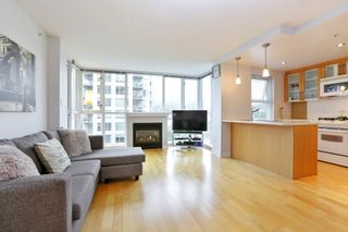 Photo 4: 804 121 W 16TH Street in North Vancouver: Central Lonsdale Condo for sale in "SILVA" : MLS®# R2269546