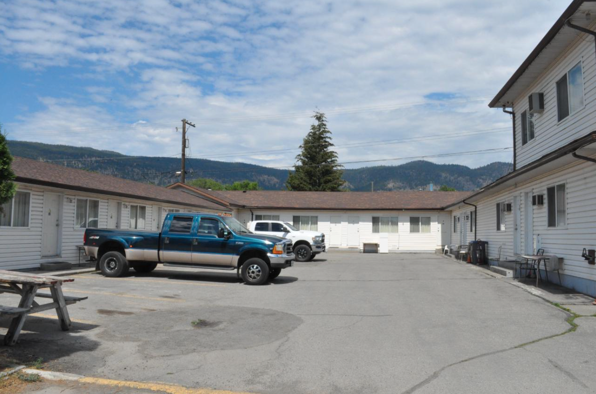 18 rooms Motel for sale BC