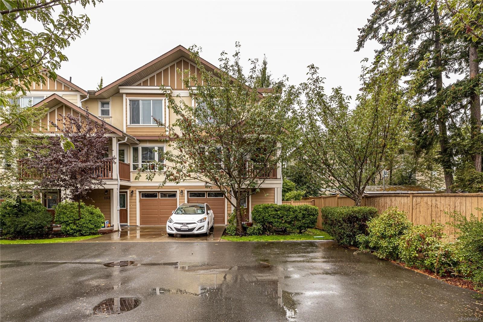 Main Photo: 101 827 Arncote Ave in Langford: La Langford Proper Row/Townhouse for sale : MLS®# 856871