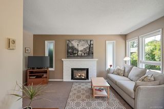 Photo 9: 7039 Wallace Dr in Central Saanich: CS Brentwood Bay Half Duplex for sale : MLS®# 932896
