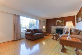 Photo 4: 631 MIDVALE Street in Coquitlam: Central Coquitlam House for sale : MLS®# R2552503