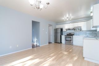 Photo 13: 807 Lampson St in Esquimalt: Es Old Esquimalt Half Duplex for sale : MLS®# 942167