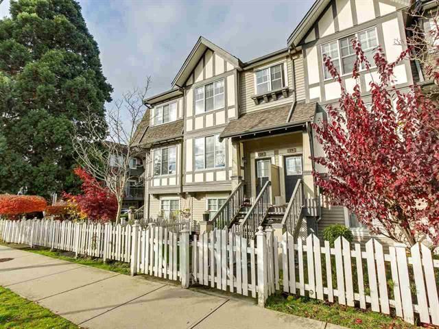 Main Photo: : Townhouse for sale : MLS®# R2319560