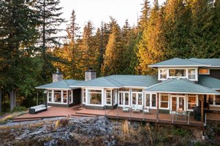 Photo 2: 361 FOREST RIDGE Road: Bowen Island House for sale : MLS®# R2725761