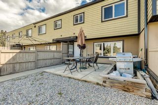 Photo 2: 152 3809 45 Street SW in Calgary: Glenbrook Row/Townhouse for sale : MLS®# A2125368