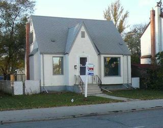 Photo 1: 732 HENDERSON Highway in Winnipeg: East Kildonan Single Family Detached for sale (North East Winnipeg)  : MLS®# 2617967