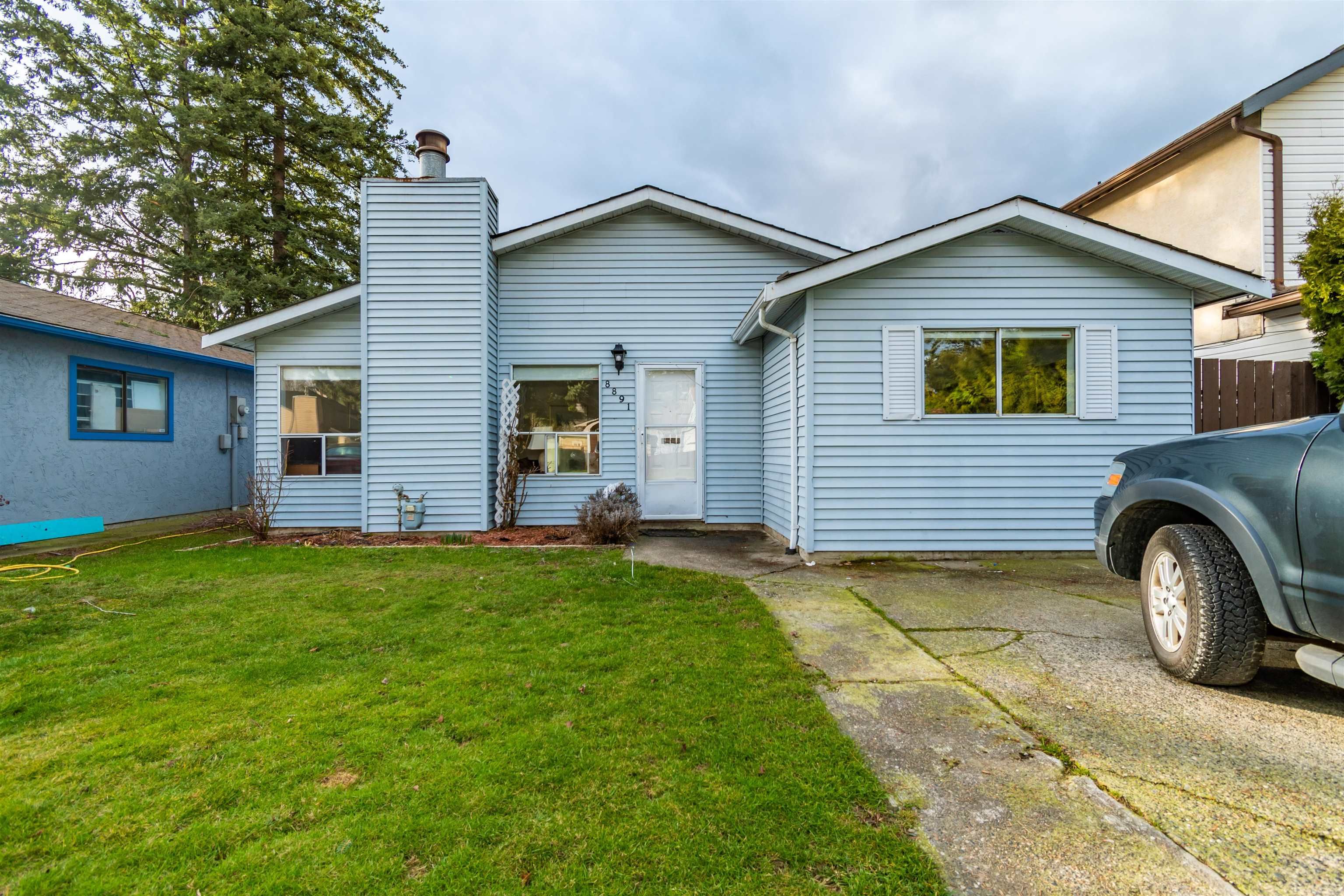 Main Photo: 8891 ALLARD STREET in Chilliwack: Chilliwack W Young-Well House for sale : MLS®# R2651030