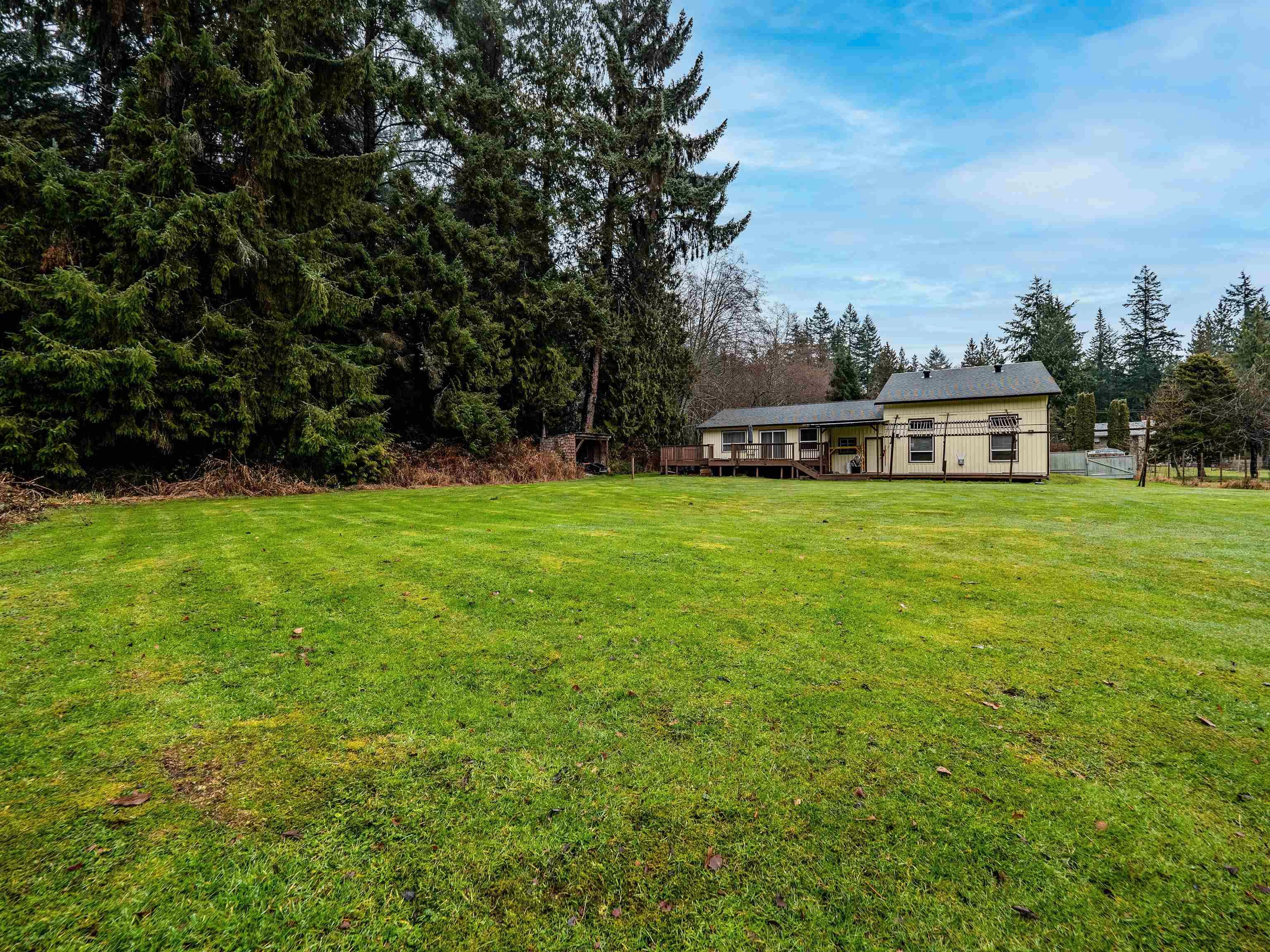 Main Photo: 491 PRATT Road in Gibsons: Gibsons & Area House for sale (Sunshine Coast)  : MLS®# R2658718