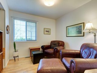 Photo 17: 547 Normandy Rd in Saanich: SW Royal Oak House for sale (Saanich West)  : MLS®# 911959