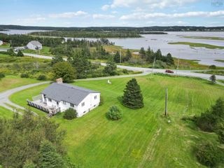Photo 1: 3920 Lawrencetown Road in Lawrencetown: 31-Lawrencetown, Lake Echo, Port Residential for sale (Halifax-Dartmouth)  : MLS®# 202318463