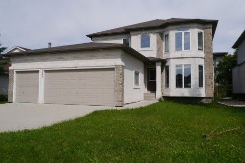 Main Photo: 1053 Lee Boulevard in Winnipeg: Single Family Detached for sale