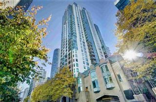 Photo 1: 1302 1238 MELVILLE Street in Vancouver: Coal Harbour Condo for sale in "POINTE CLAIRE" (Vancouver West)  : MLS®# R2432626