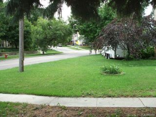 Photo 3: 261 Enfield Crescent in WINNIPEG: St Boniface Residential for sale (South East Winnipeg)  : MLS®# 1420965