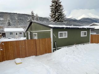 Photo 1: 4019 BROADWAY Avenue in Smithers: Smithers - Town House for sale (Smithers And Area)  : MLS®# R2838143