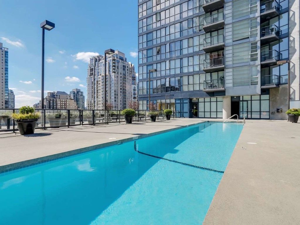 Main Photo:  in Vancouver: Condo for rent : MLS®# AR025A