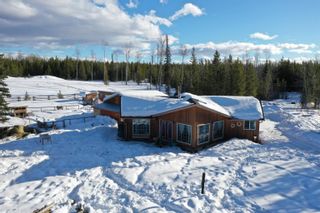 Photo 2: 5860 SHANNON Road in Quesnel: Quesnel - Rural West House for sale in "Tibbles Lake" (Quesnel (Zone 28))  : MLS®# R2650607
