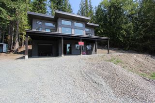 Photo 1: 2728 Fraser Road in Anglemont: North Shuswap House for sale (Shuswap)  : MLS®# 10101552