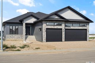 Photo 2: 214 Settler Crescent in Warman: Residential for sale : MLS®# SK945561