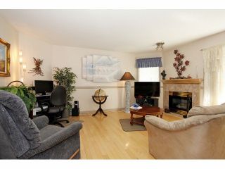Photo 6: 105 20240 54A Avenue in Langley: Langley City Condo for sale in "Arbutus Court" : MLS®# F1315776