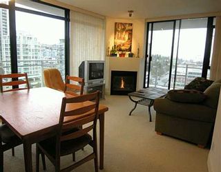 Photo 3: 1208 155 W 1ST ST in North Vancouver: Lower Lonsdale Condo for sale in "TIME" : MLS®# V571820