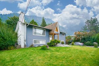 Photo 1: 415 EAGLE Street: Harrison Hot Springs House for sale : MLS®# R2213033