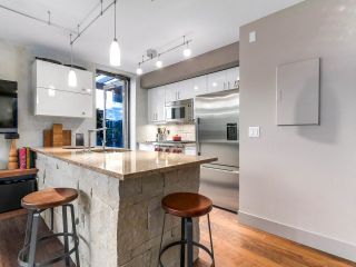 Photo 3: 314 428 W 8TH Avenue in Vancouver: Mount Pleasant VW Condo for sale in "XTRAORDINARY LOFTS" (Vancouver West)  : MLS®# R2199425