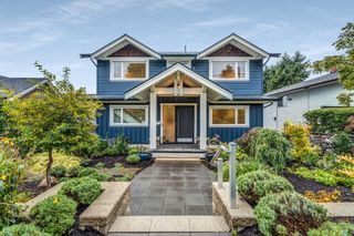 Main Photo: 745 E KEITH Road in North Vancouver: Queensbury House for sale : MLS®# R2819756