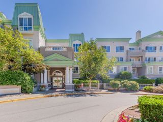 Photo 2: 402 2970 PRINCESS Crescent in Coquitlam: Canyon Springs Condo for sale in "Montclair" : MLS®# R2724653