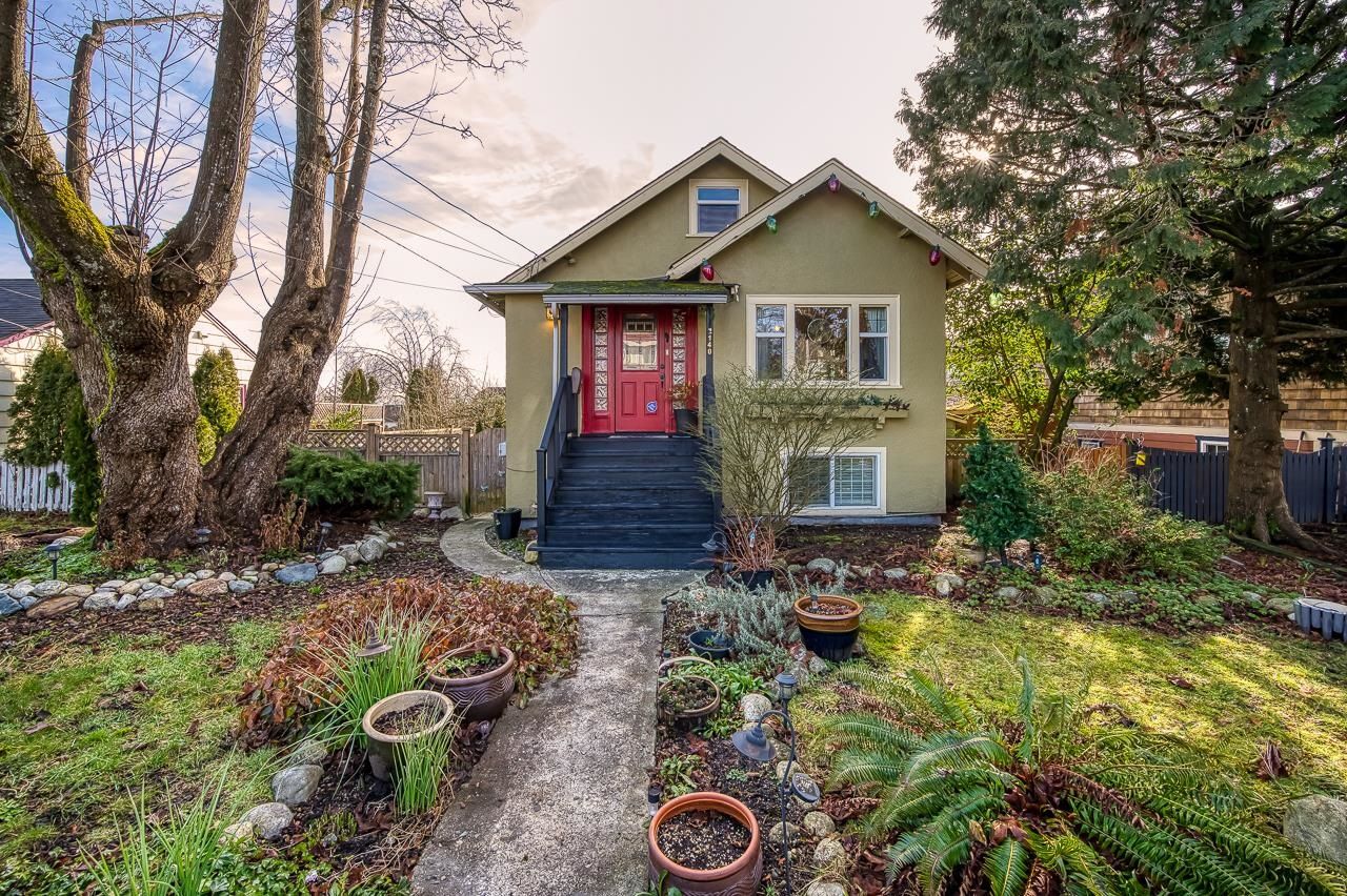 Main Photo: 2140 EIGHTH Avenue in New Westminster: Connaught Heights House for sale : MLS®# R2647870