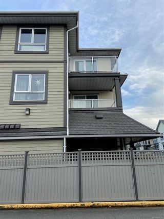 Photo 2: 201 2227 James White Blvd in Sidney: Si Sidney North-East Condo for sale : MLS®# 921766