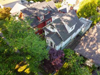 Photo 3: 4452 QUEBEC Street in Vancouver: Main House for sale (Vancouver East)  : MLS®# R2589936
