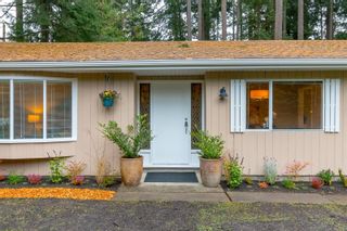 Photo 1: 1928 Barrett Dr in North Saanich: NS Dean Park House for sale : MLS®# 887124