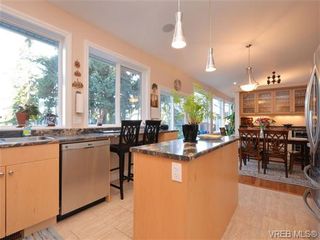 Photo 9: 4042 Palmetto Pl in VICTORIA: SE Ten Mile Point House for sale (Saanich East)  : MLS®# 732908