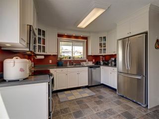 Photo 2: 6345 ORACLE Road in Sechelt: Sechelt District House for sale in "West Sechelt" (Sunshine Coast)  : MLS®# R2468248