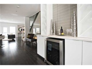 Photo 3: 1902 37 Avenue SW in CALGARY: Altadore River Park Residential Attached for sale (Calgary)  : MLS®# C3550690