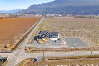 Photo 2: 40320 NO. 5 Road in Abbotsford: Sumas Prairie Agri-Business for sale : MLS®# C8050452
