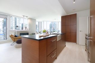 Photo 6: 2105 565 SMITHE Street in Vancouver: Downtown VW Condo for sale in "VITA at Symphony Place" (Vancouver West)  : MLS®# R2783685