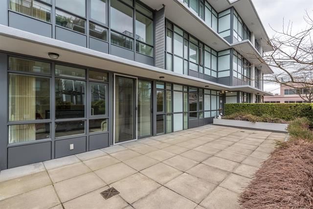 Main Photo: 570 2080 West Broadway in Vancouver: Kitsilano Condo for sale (Vancouver West)  : MLS®# R2685164