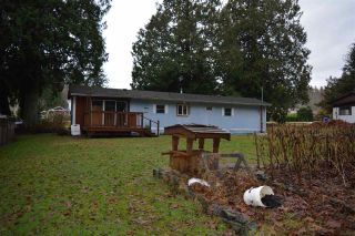 Photo 11: 5608 WAKEFIELD Road in Sechelt: Sechelt District Manufactured Home for sale (Sunshine Coast)  : MLS®# R2129740