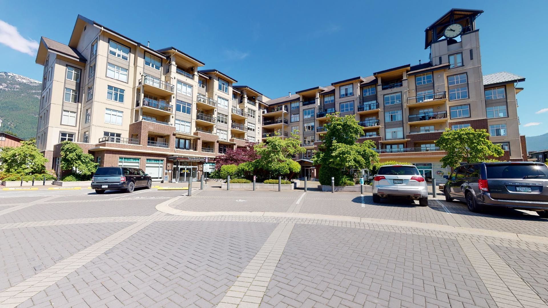 Main Photo: 507 1211 VILLAGE GREEN Way in Squamish: Downtown SQ Condo for sale in "Rockcliffe" : MLS®# R2696366