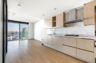 Photo 4: 2410 89 NELSON Street in Vancouver: Yaletown Condo for sale in "The Arc" (Vancouver West)  : MLS®# R2816778
