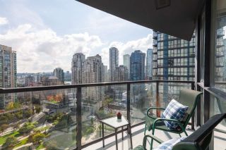 Photo 11: 1606 1155 SEYMOUR Street in Vancouver: Downtown VW Condo for sale in "BRAVA" (Vancouver West)  : MLS®# R2407837
